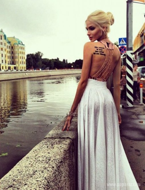 Алена Шишкова выложила новый снимок своей татуировки