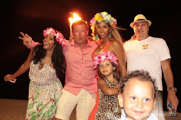 Габриелла показала Рио-Де-Жанейро своей семье и записала новую песню