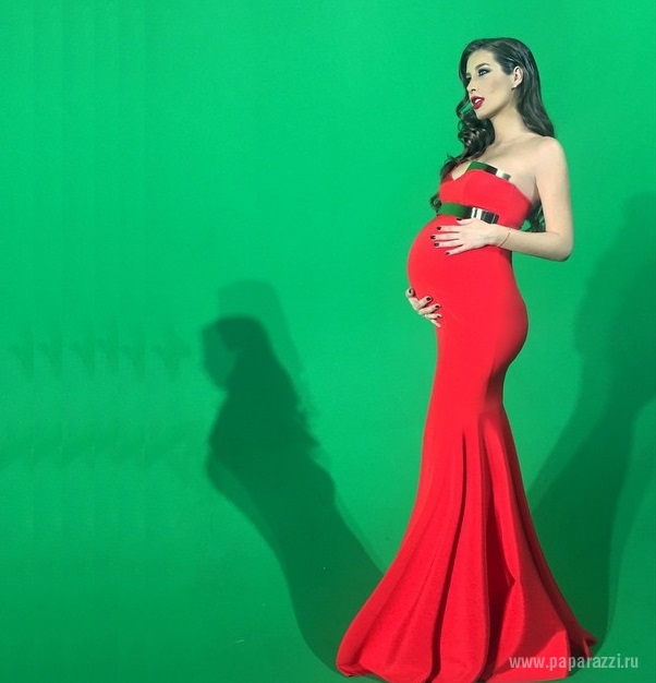 Глубоко беременная Кэти Топурия приняла участие в Премии Муз-тв 2015
