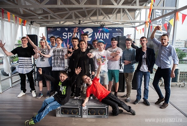 Солисты группы Prodigy выберут себе диджея для концерта в России