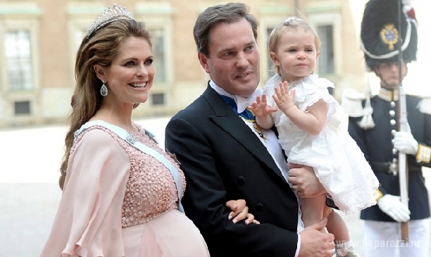 В сеть попало фото новорожденного ребенка принцессы Швеции Мадлен 