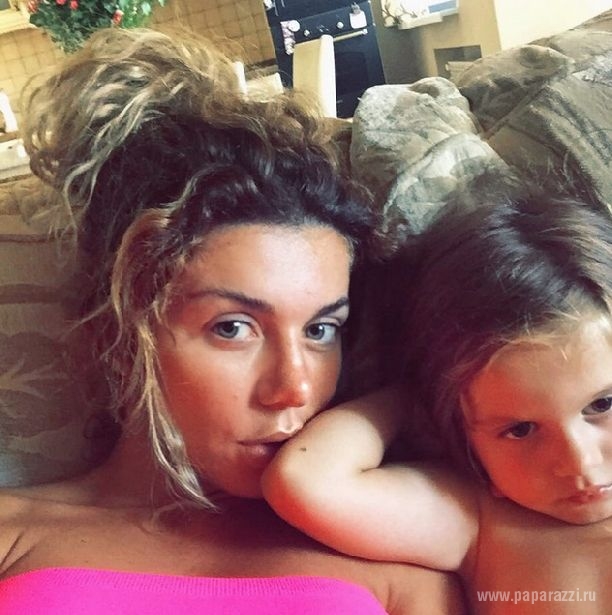 Анна Седокова запустила новый флешмоб и показала свою подросшую дочку