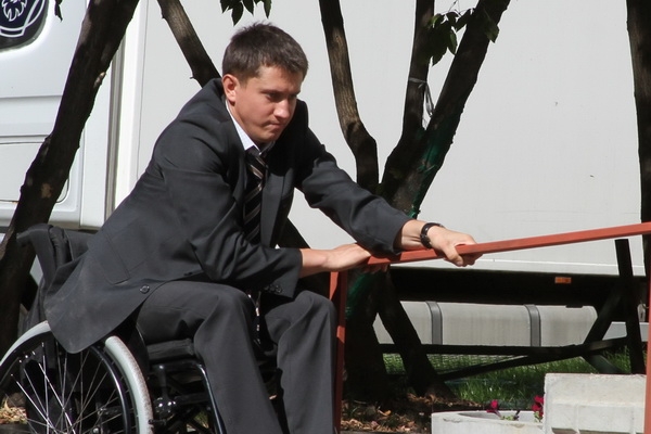 Алексей Воробьев снова попал в инвалидное кресло