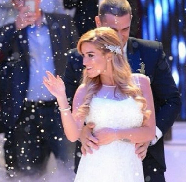 О свадьбе Ксении Бородиной и Курбана Омарова заговорили на федеральном канале. Громкие звездные свадьбы 2015 года.