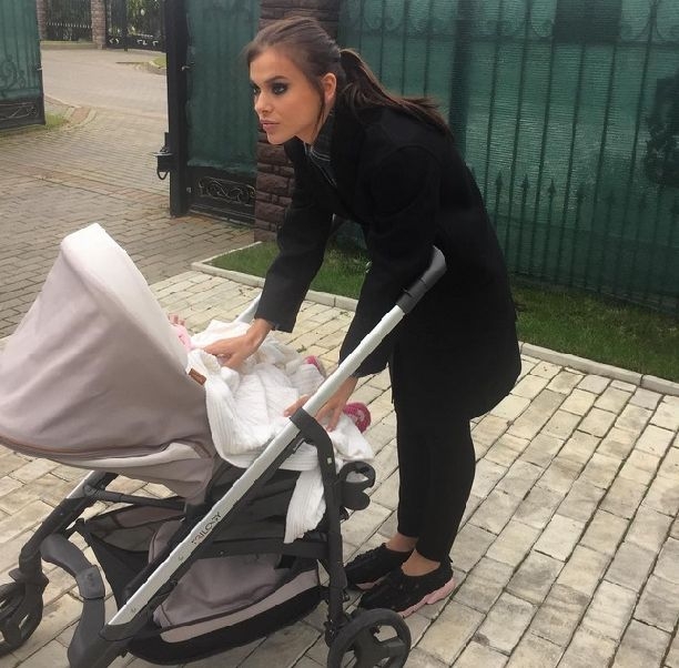 Елена Темникова показал лицо своей дочки