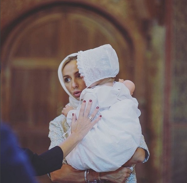 Татьяна Навка крестила дочь