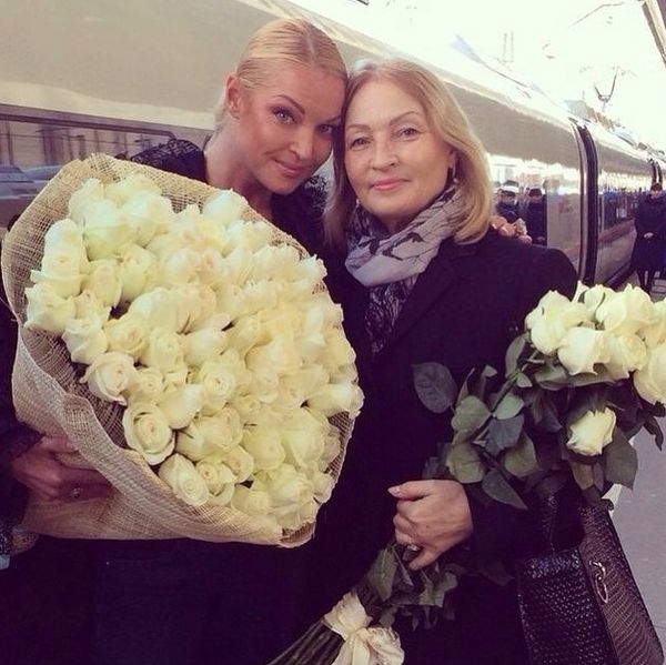 Анастасия Волочкова рассказала о напряженных отношениях с мамой
