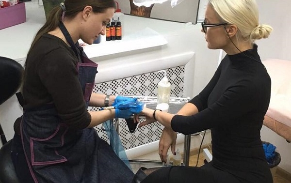 Ярославна Елена Летучая сделала себе магическую татуировку