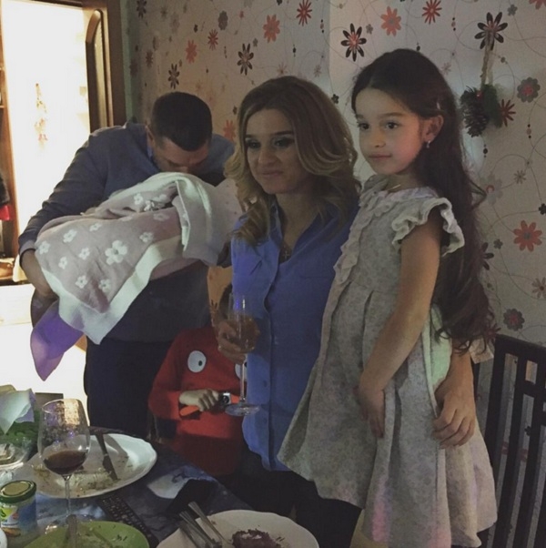 Ксения Бородина и Курбан Омаров опубликовали фото младшей дочери