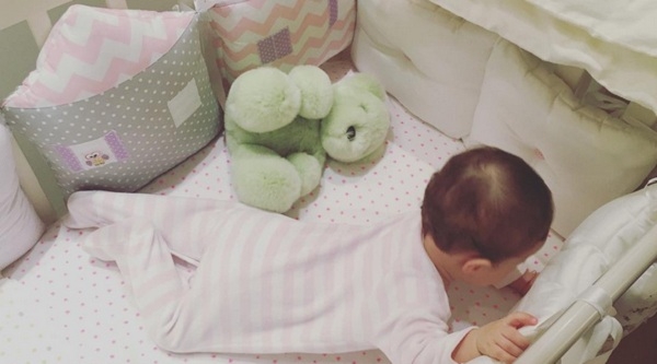 Кэти Топурия опубликовала фото 7-месячной дочери