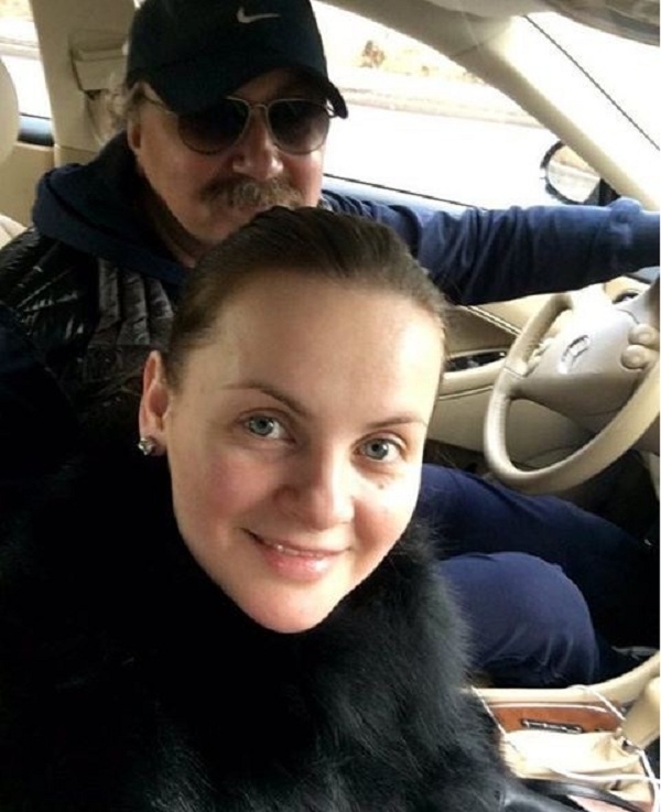 Игорь Николаев и Юлия Проскурякова привезли дочь в Россию