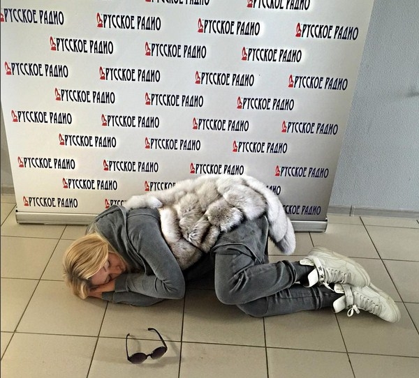 Ирина Дубцова уснула в общественном месте