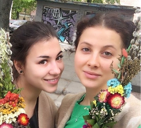 Анастасия Кожевникова из группы ВИА Гра показала себя без макияжа