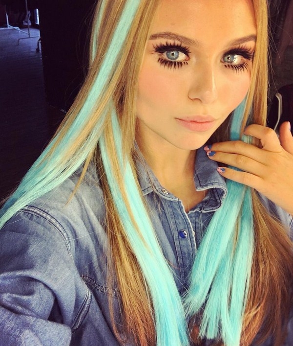 Стефания Маликова обзавелась голубыми волосами