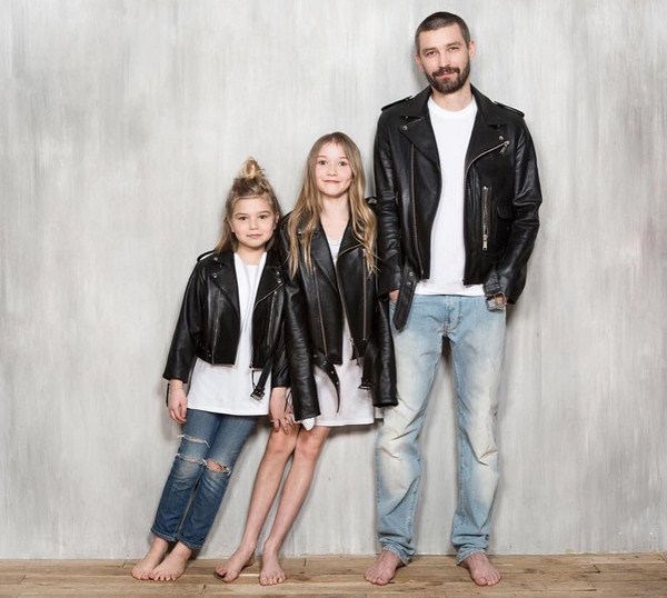 Владимир Кристовский с дочерьми снялся в фотосессии с коллекцией курток Кэти Топурия