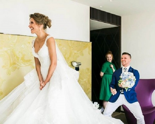 Звезда клипа про «Лабутены» вышла замуж, а гимном на свадьбе стала одноименная песня 
