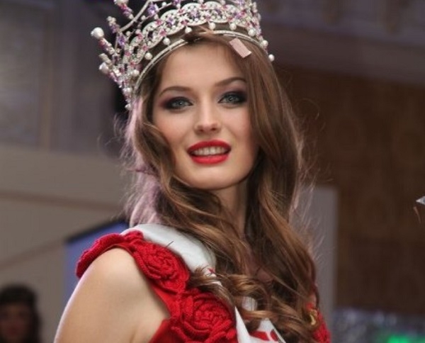 Предупредив свекровь, «Мисс Украина – 2013» Анна Заячковская сбежала с деньгами от богатого мужа