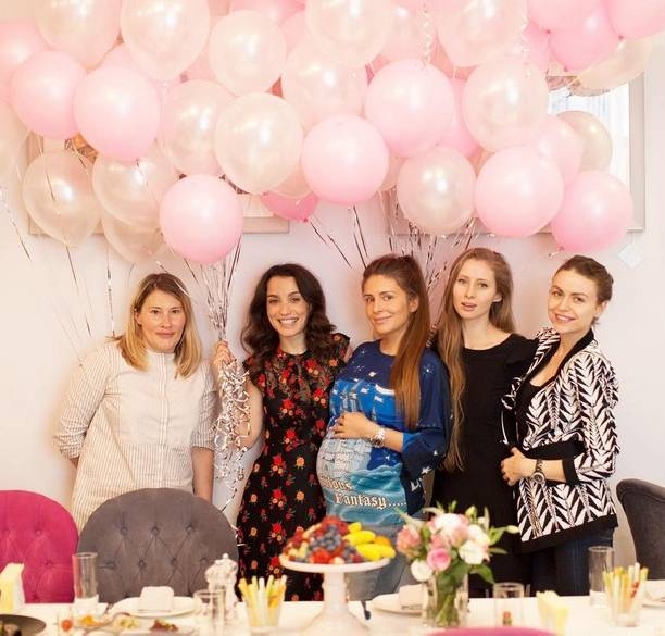 Виктория Дайнеко отметила первый день рождения своей дочери