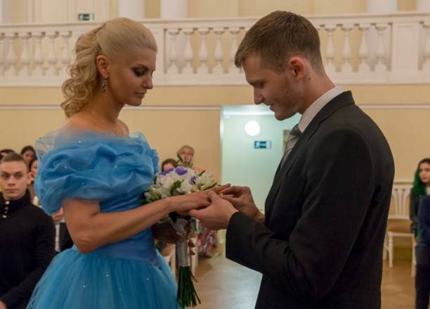 Звезда «Битвы экстрасенсов» Татьяна Ларина застукала мужа и теперь разводится