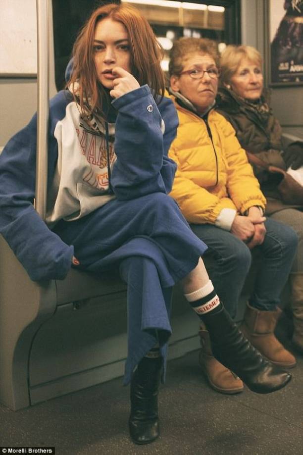 Скандальные фото секса Линдси Лохан в туалете поезда просочились в сеть