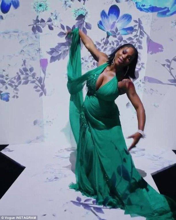 Беременная Серена Уильямс исполнила на Met Gala задорный танец в вечернем платье