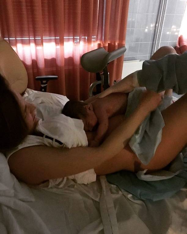 Супруга лидера группы Therr Maitz и звезды шоу Голос Антона Беляева опубликовала фото рождения своего ребенка