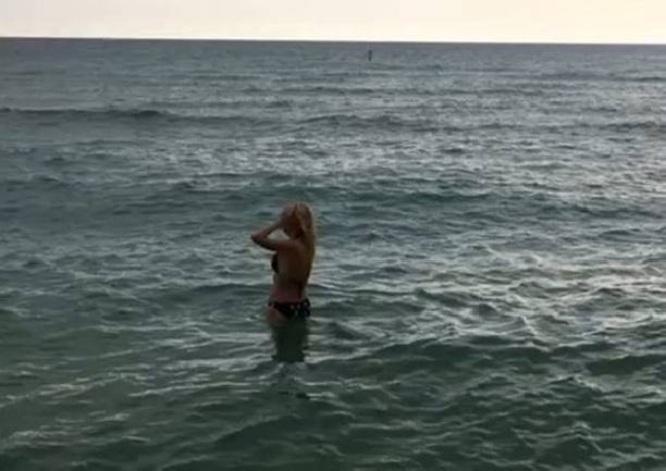 Кристина Орбакайте расслабляется на пляжах Майами