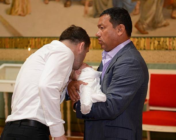 Новорожденный сын Александра и Миланы Кержаковых прошел обряд крещения