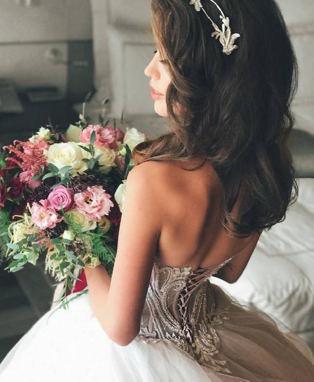 Анастасия Костенко облачилась в свадебное платье