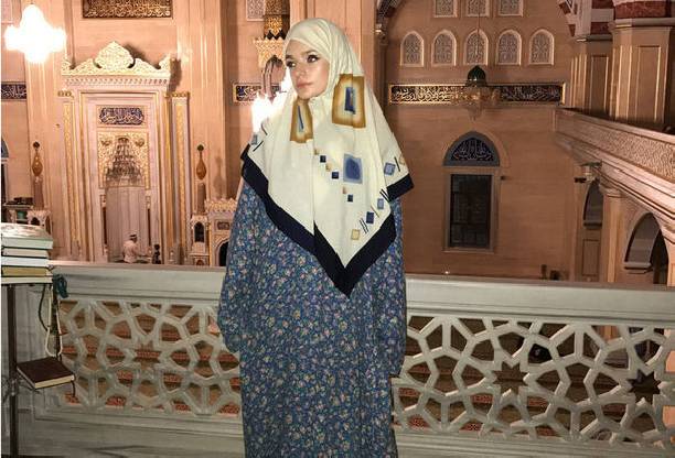 Елизавета Пескова вышла в свет в хиджабе