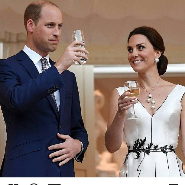 Супруга британского наследника  Кэтрин принимает подарки для будущего ребенка