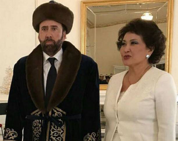 Николас Кейдж поразил всех в казахском костюме