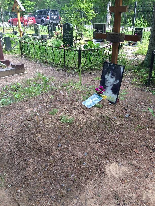 Могила мамы Ивана Урганта находится в заброшенном состоянии