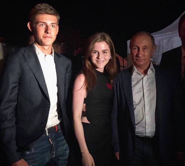 Тина Канделаки поделилась снимком дочери с Владимиром Путиным