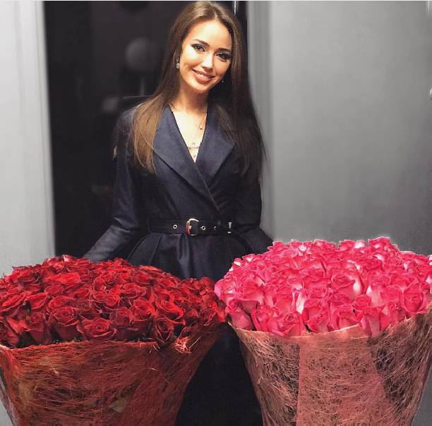 Анастасия Костенко показала шикарный подарок от Дмитрия Тарасова