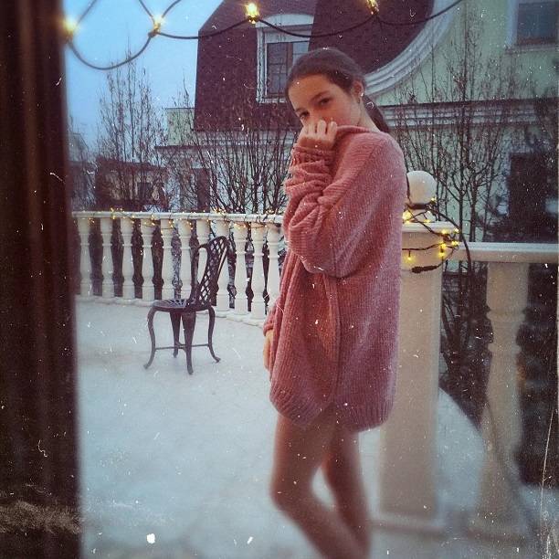 Анастасия Волочкова удалила из инстаграм эротическое фото дочери Ариши