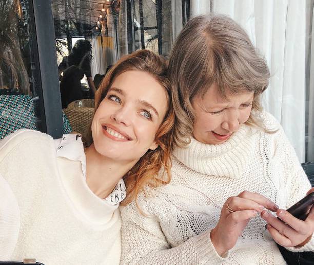 Наталья Водянова восхитила совместными снимками с мамой