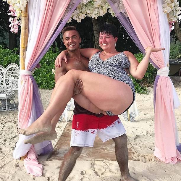 Похудевшая Майя Донцова снялась в "горячей" пляжной фотосессии