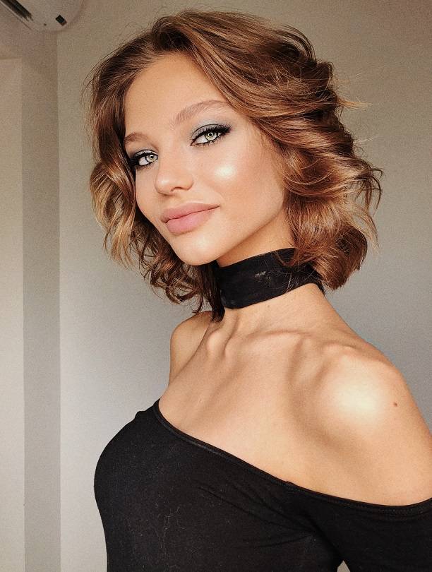 Леся Кафельникова представила в блоге макияж, который поняли не все