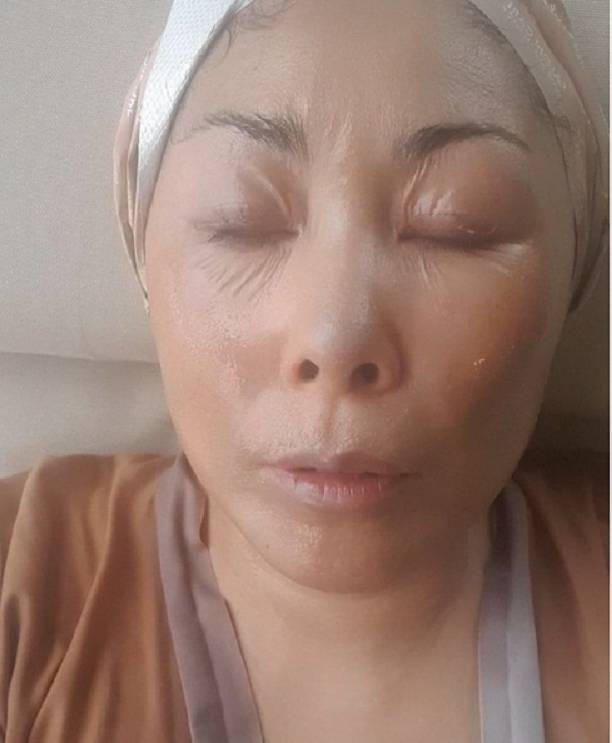 Анита Цой продемонстрировала все свои морщины в ответ на обвинения в пластике лица