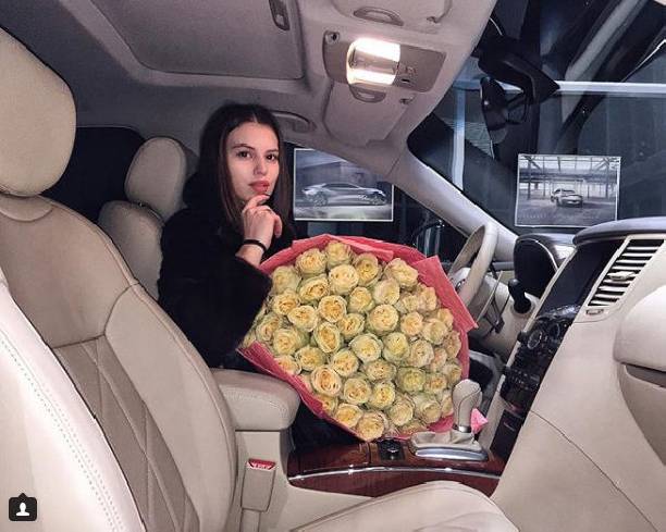 Саша Артемова похвасталась роскошным подарком от супруга