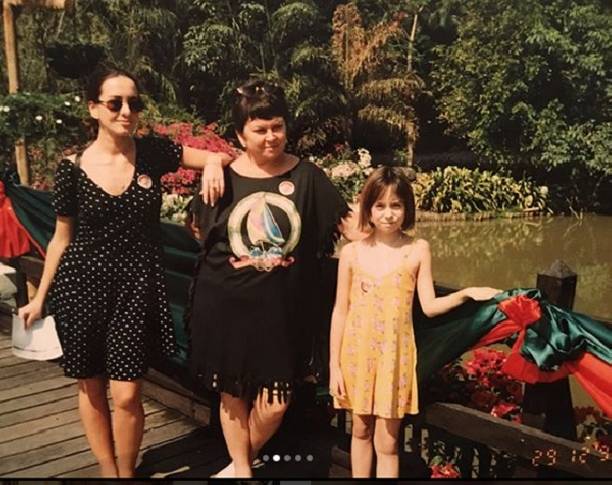 Наталья Фриске показала редкие снимки знаменитой сестры, сделанные 22 года назад