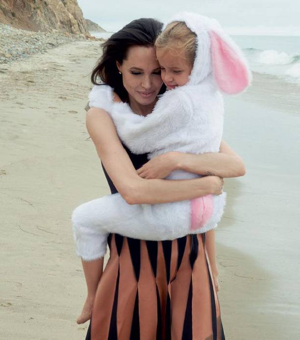 Анджелина Джоли ходит к психотерапевту из-за депрессии