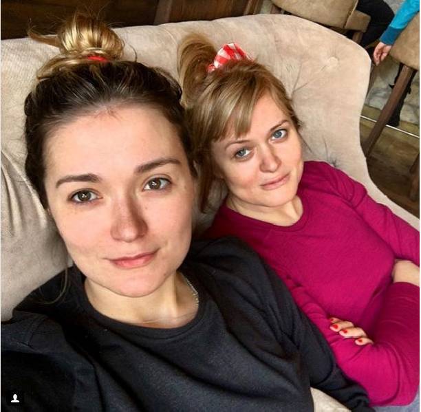 Сестры Михалковы продемонстрировали естественную красоту на фото без макияжа