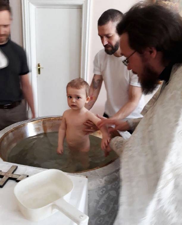 Владимир Кристовский впервые показал лицо сына и рассказал о крещении
