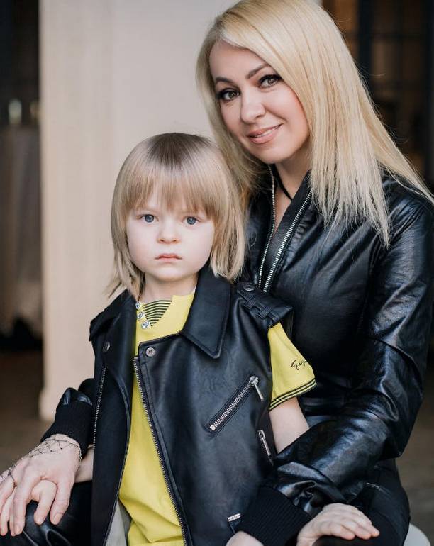 Елена Проклова встала на защиту Яны Рудковской в вопросе ее строгого воспитания