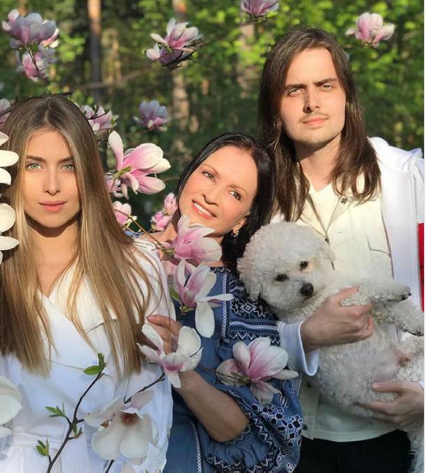 Семейный снимок Софии Ротару вызвал восхищение ее фанатов