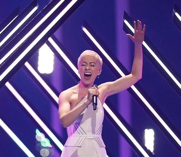 Британская певица SuRie пела на конкурсе Евровидение под фонограмму