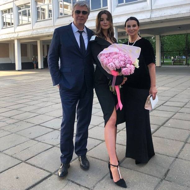Екатерина Стриженова отпустила дочку во взрослую жизнь