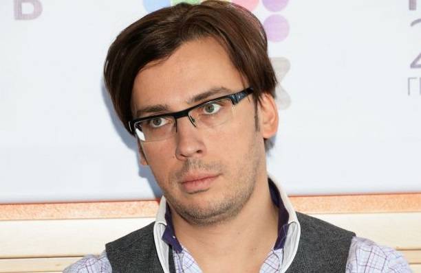 Максим Галкин до неузнаваемости отфотошопил лицо, чтобы выглядеть моложе